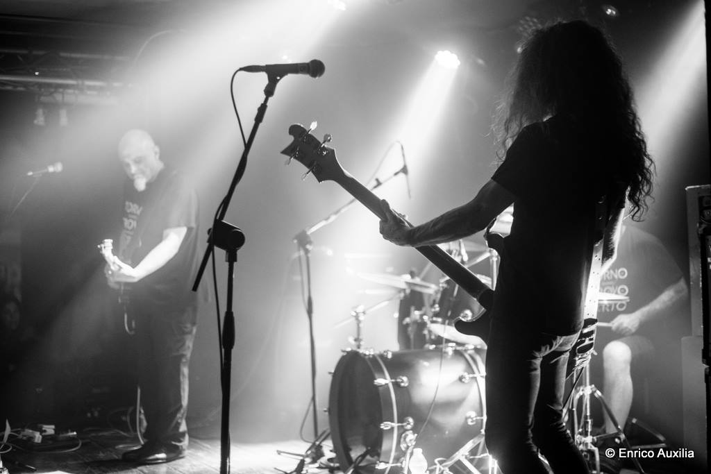 Chitarra e batteria dal vivo